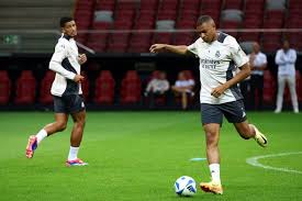 更让整个社 更让整个社